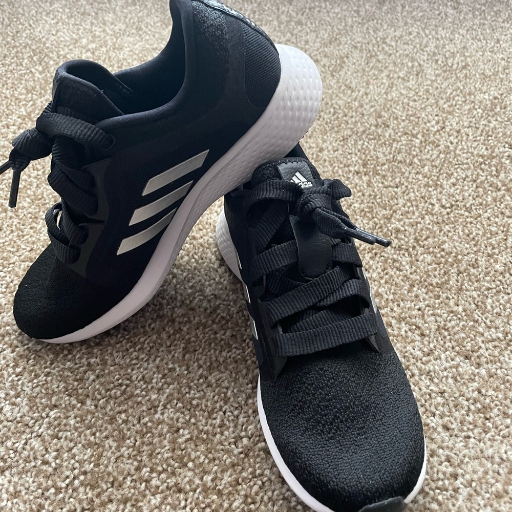 Women’s Adidas Edge Lux 4 - Size 8